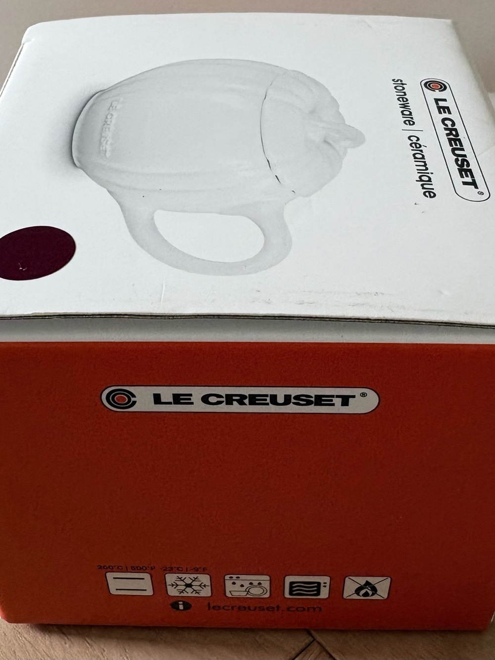 Le Creuset - Pumpkin Mug with lid rhone (400ml/14oz) Burgundy Stoneware - Picture 6 of 9